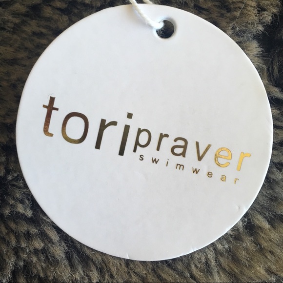 Tori Praver Off-The-Shoulder Underwire Bikini Top - Picture 5 of 6